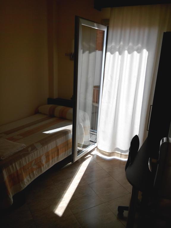 Sant Sadurní dʼAnoia 桑特萨杜尔尼旅馆酒店 外观 照片