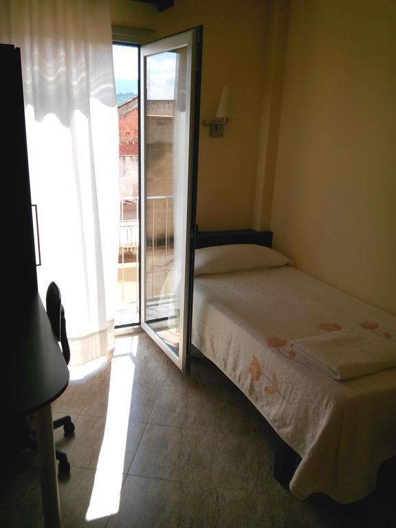 Sant Sadurní dʼAnoia 桑特萨杜尔尼旅馆酒店 外观 照片